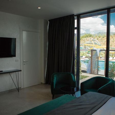 Equos Resort Hotel Tiranë Eksteriør bilde