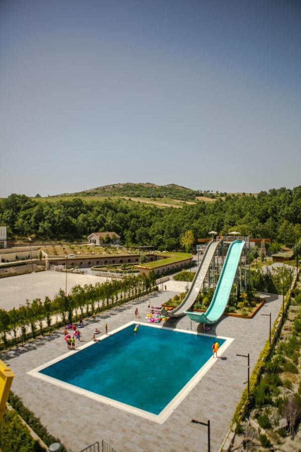 Equos Resort Hotel Tiranë Eksteriør bilde